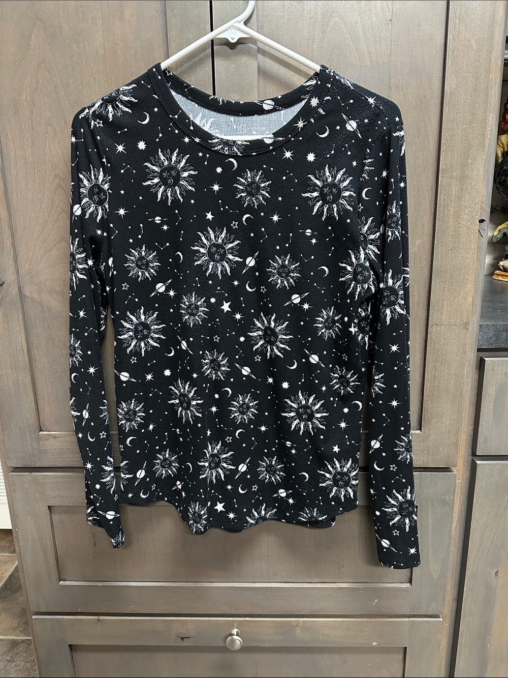 No Boundaries Black Celestial Print Long-Sleeve Tee